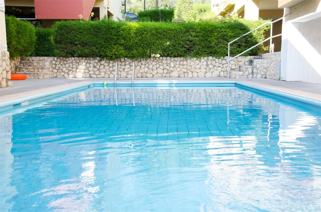 Instalación de sistemas de depuración y fontanería para piscinas