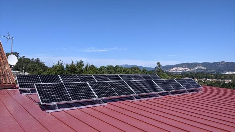 ¿Con qué sistemas se puede combinar la energía fotovoltaica?
