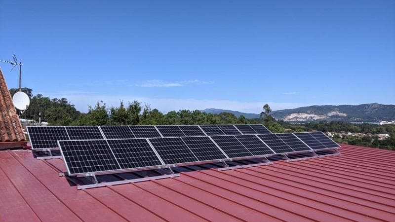 ¿Con qué sistemas se puede combinar la energía fotovoltaica?