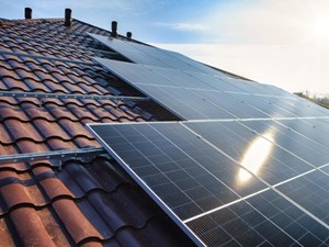 Reduce la dependencia de la red eléctrica con la energía solar fotovoltaica
