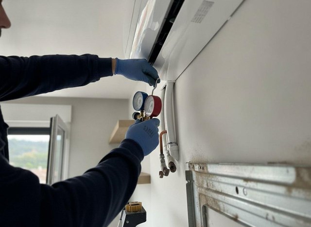 Sustitución de equipos de aire acondicionado antiguos en Vigo - Imagen 1