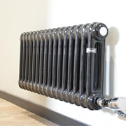 Trabajos de instalación de radiadores en un piso reformado en Vigo
